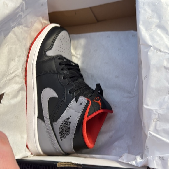 Jordan 1 Mid “Bred Shadow”

Size 9.5 - Brand New - Picture 4 of 4